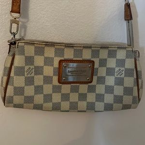 Y2K Louis Vuitton crossbody bag